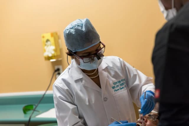 Lower Jaw Dental Implant Surgery - DAY 2